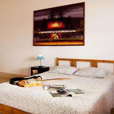 Alentejo Pig Dog Surf Camp Hotel Palhota Exterior photo