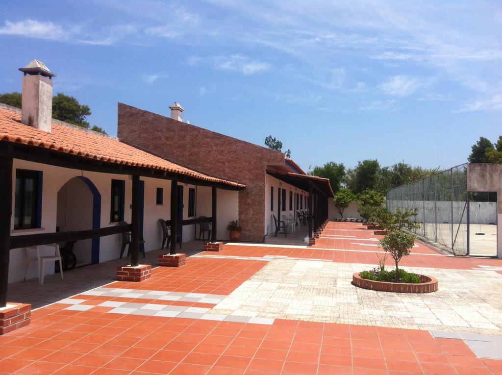 Alentejo Pig Dog Surf Camp Hotel Palhota Exterior photo